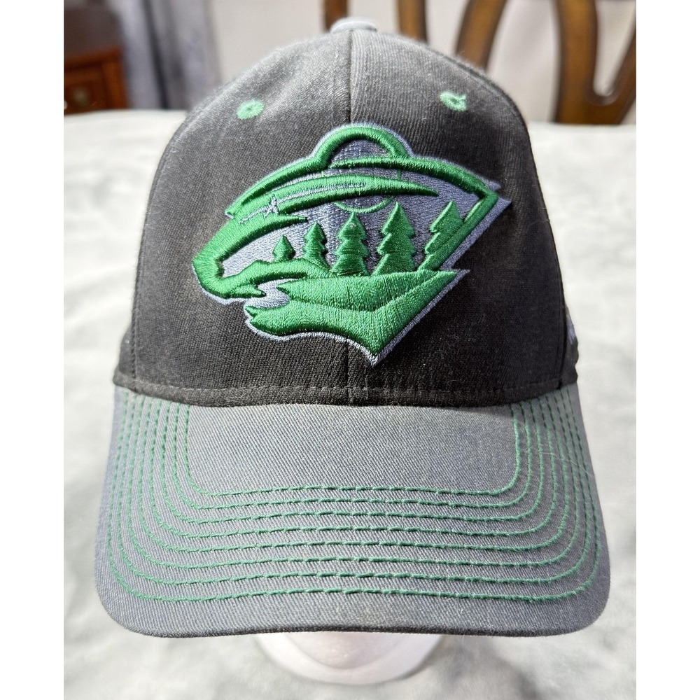 Minnesota Wild Hat Cap Fitted Mens M Black Gray Reebok NHL Hockey Stretch Fit